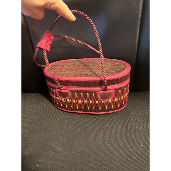 Oval Woven Vanity Case Cosmetic Bag Pink Trim Red Lined Closure Handle - Picture 3 of 7